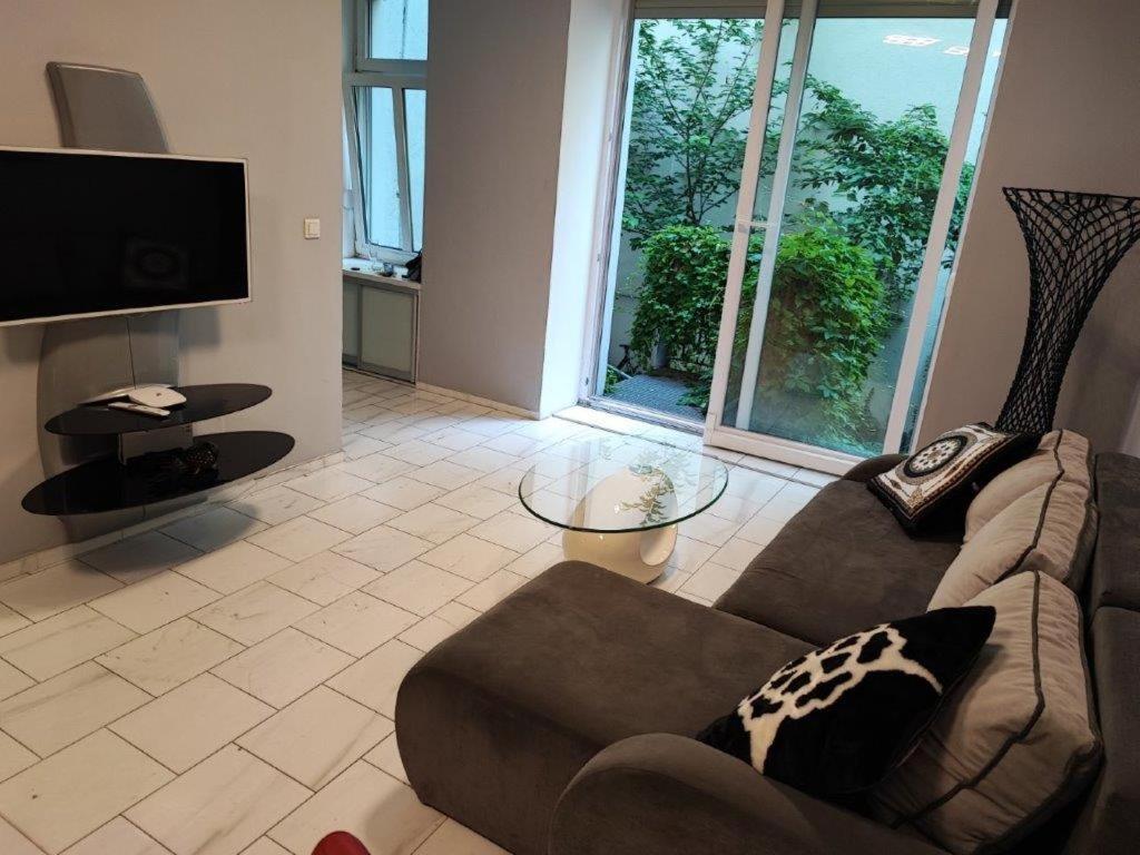 Central Vienna Apartment With Unique 40M2 City Garden & Self Check In Εξωτερικό φωτογραφία
